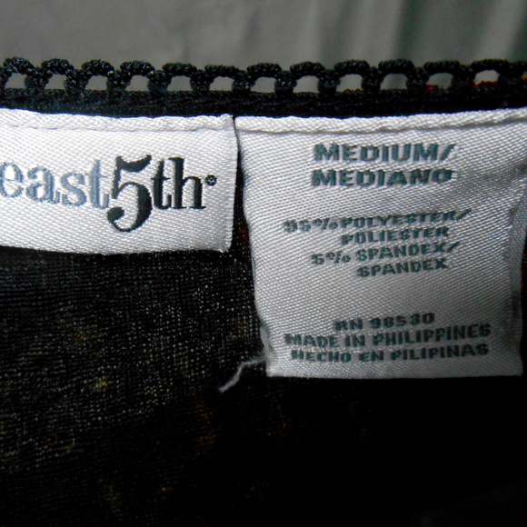 East 5th floral V neck top womens size medium - Picture 3 of 3